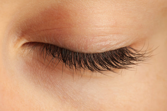 Lash Serums: The Secret to Longer, Healthier Lashes – Without the Risk